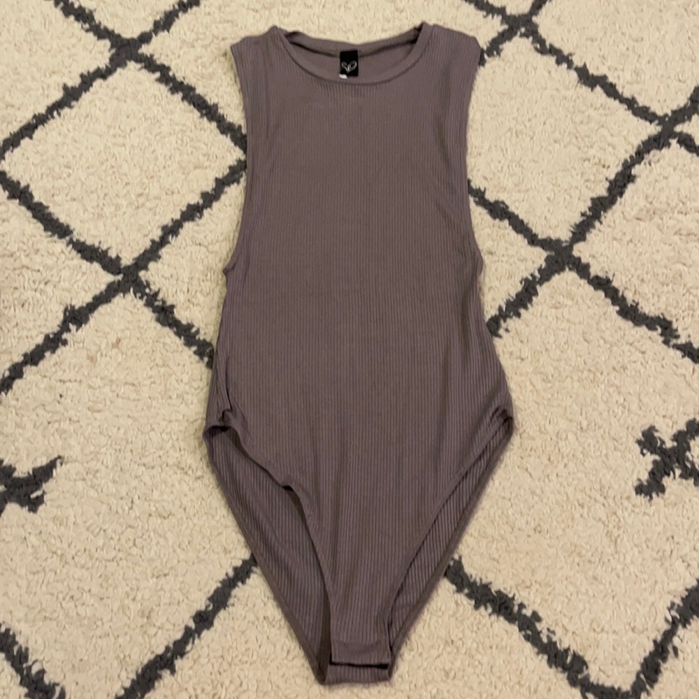 Windsor low cut sides bodysuit